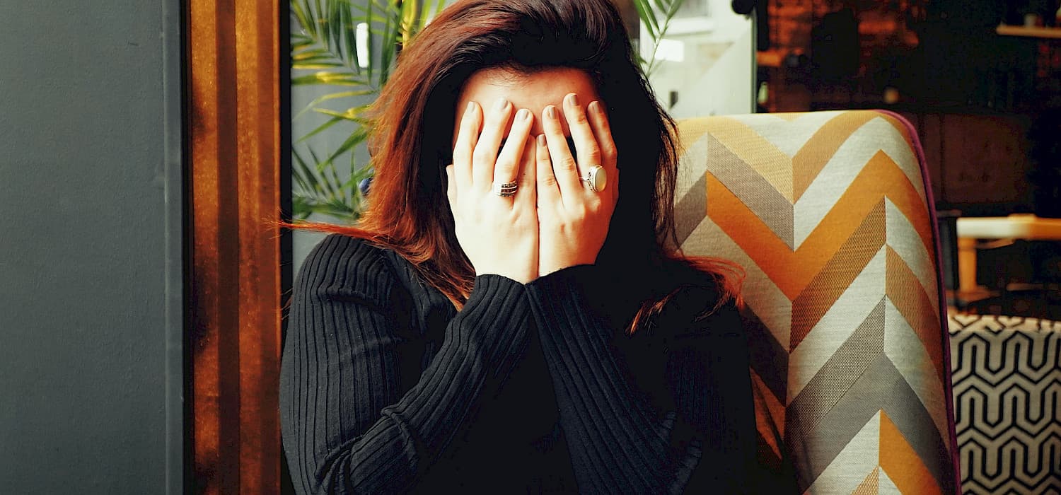 HOW TO STOP GOING RED AND OVERCOME YOUR FEAR OF BLUSHING PHOBIA